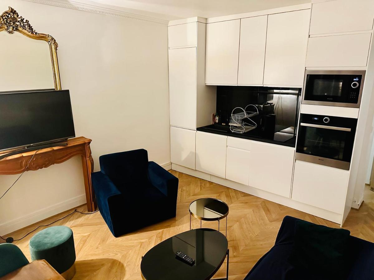 Home Sweet Home Champs De Mars Paris Bagian luar foto